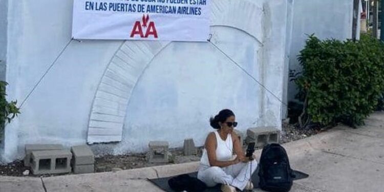 Activista Anamely Ramos intenta volar de nuevo a Cuba