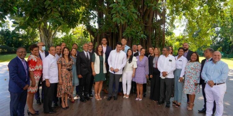 Adompretur y ministro Collado tratan prioridades del sector turístico