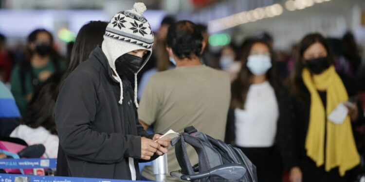 Aerolíneas piden acabar con las barreras a los viajes con el Covid-19 en retroceso