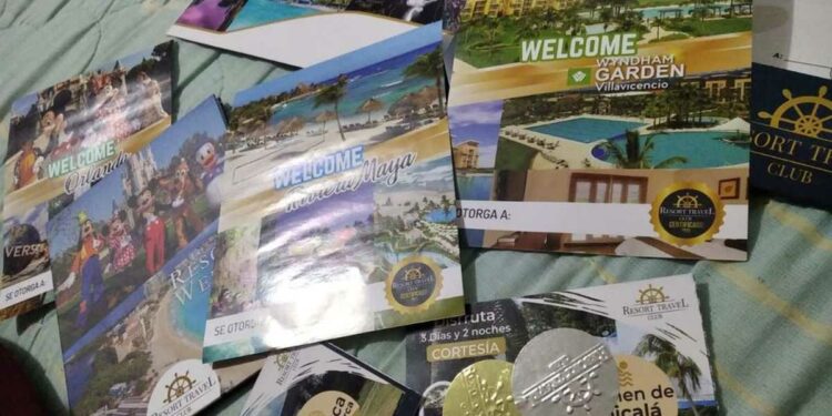 Folletos de un comprador que ofreció Resort Travel Club.