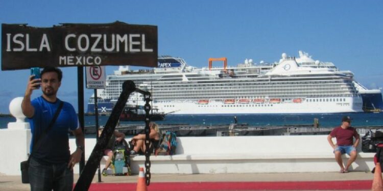 Arriban más de cuatro mil turistas en seis cruceros a Cozumel