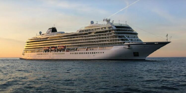 Arribó a Ushuaia el imponente crucero "Viking Star"