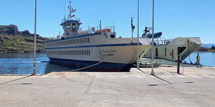 Barcaza La Tehuelche vuelve a sufrir desperfecto y cancela viajes