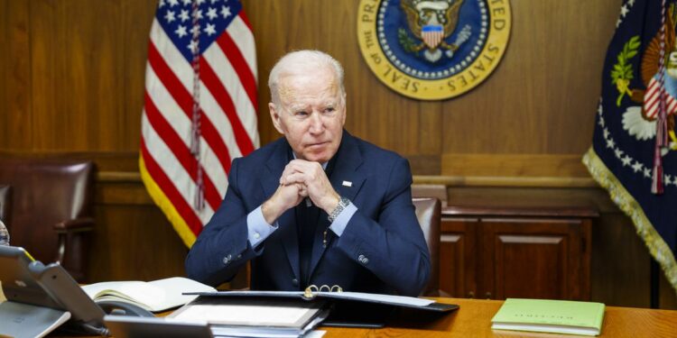 Biden avisa a Putin de que EE UU está listo para “otros escenarios” si la diplomacia falla en Ucrania | Internacional