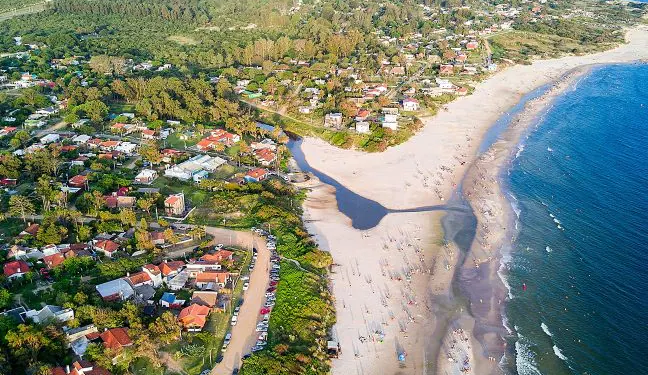 Canelones, la tranquilidad de la costa uruguaya – La Brújula 24