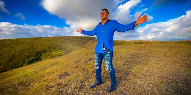 Cantante cristiano Alex Rodríguez graba su nuevo video en El Crucero, Managua