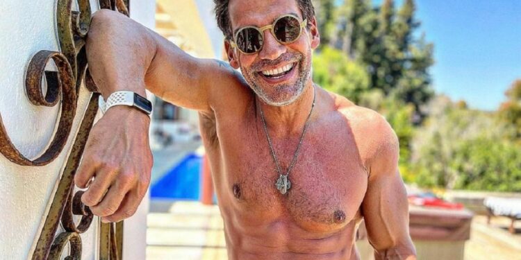 De yates a viajes en helicóptero: las fabulosas vacaciones de Cristián de la Fuente