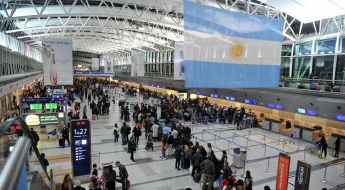 Demanda de viajes aéreos a Argentina: 60% menos que en 2019