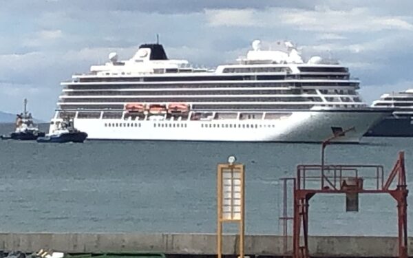 Dos cruceros arriban a Punta Arenas en una semana cargada de recaladas para Epaustral