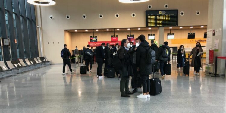 EUROPA LEAGUE | LEIPZIG-REAL SOCIEDAD Una reunión improvisada en pleno viaje a Leipzig