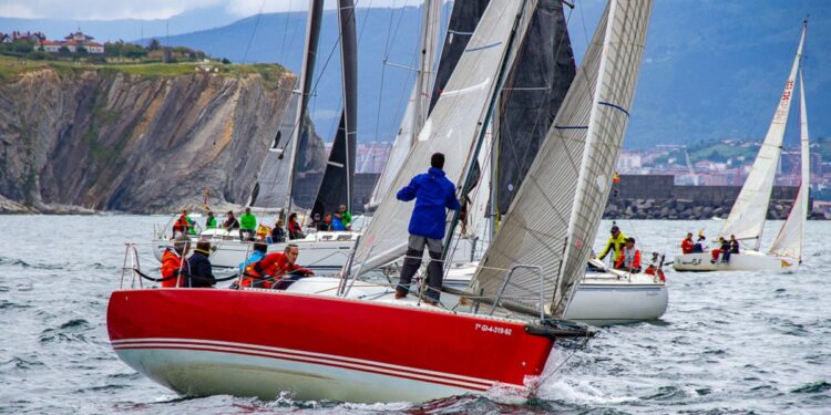 El I Trofeo Náutica Digital en el Abra entra en su fase decisiva