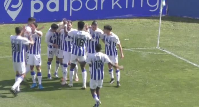 Los jugadores del Recre celebran el segundo gol, obra de Adri Arjona. / Foto: Captura imagen recre.org.