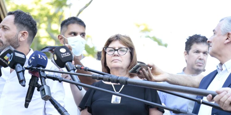 El verano de Patricia Bullrich: viajes por el país y sondeo de aliados para su proyecto de poder