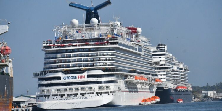 Esperan bonanza económica por arribo de cruceros a Mazatlán