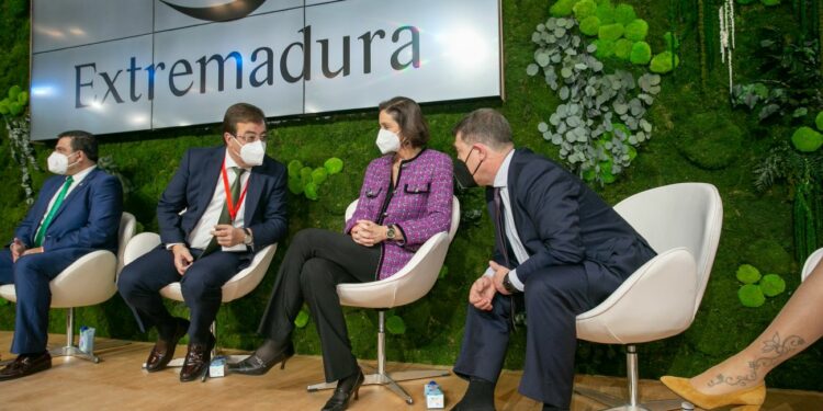 García-Page destaca la colaboración entre autonomías para una promoción turística más "inteligente" - Lanza Digital