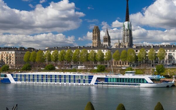 Hijo de uno de los fundadores de AmaWaterways anuncia retiro como vicepresidente senior de ventas