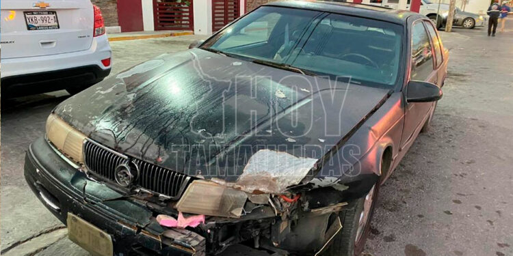 Hoy Tamaulipas - Choque en Tamaulipas Se pasa alto y causa fuerte choque en Nuevo Laredo