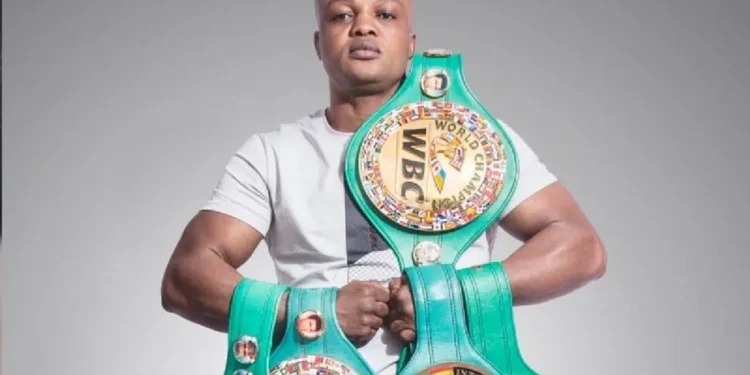 Ilunga Makabu cree que Canelo juega con el boxeo: “Es...
