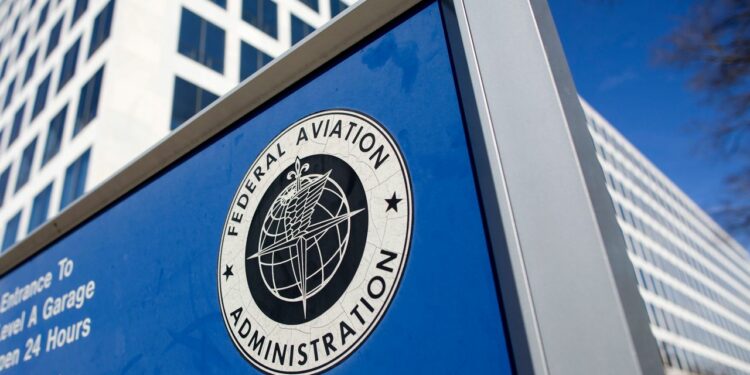 La FAA amplía la zona de exclusión aérea para incluir Ucrania, Bielorrusia y partes de Rusia