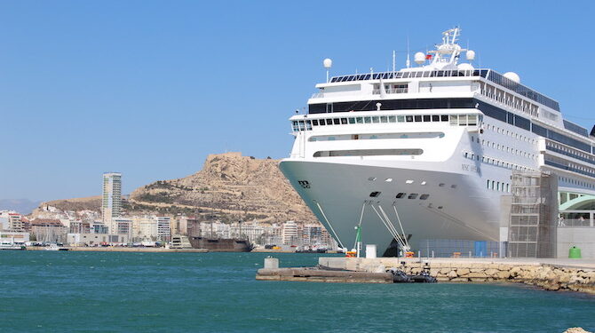 La naviera MSC Cruceros refuerza sus lazos con Alicante | ALICANTE PRESS