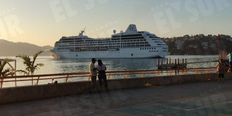 Llega el cuarto crucero de la temporada a Acapulco