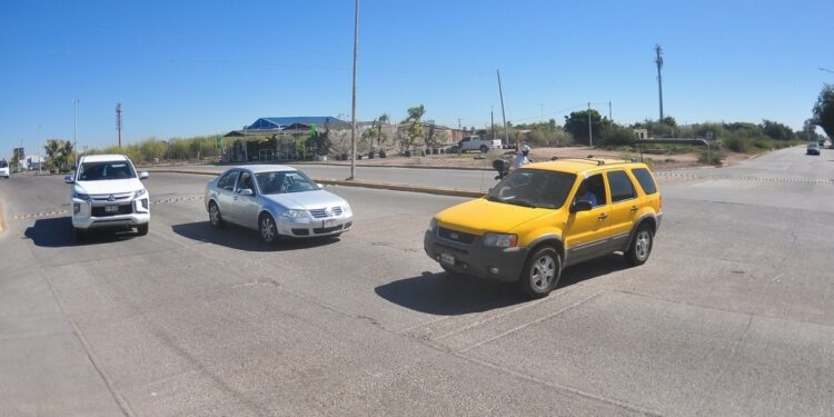 Peligroso transitar por cruceros sin semáforos en Los Mochis