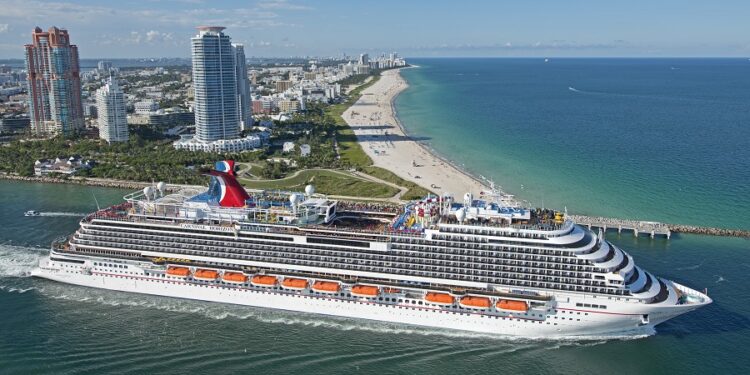 Principales líneas participan en actualización de programas de los CDC para cruceros que operan en aguas estadounidenses