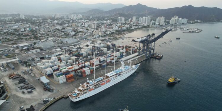 Puerto colombiano de Santa Marta retoma operación de cruceros