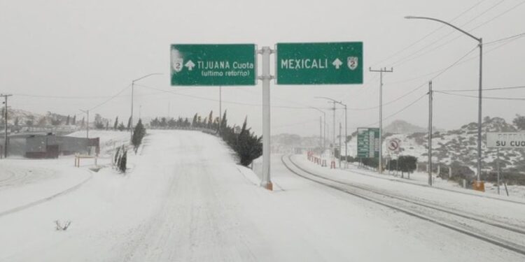 Recomiendan-posponer-viajes-no-esenciales-entre-Tj-Mexicali-por-caída-de-nieve