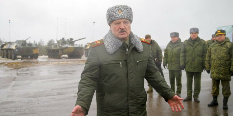 Rusia anuncia ejercicios con misiles balísticos mientras la bielorrusa Tijanóvskaya busca apoyos