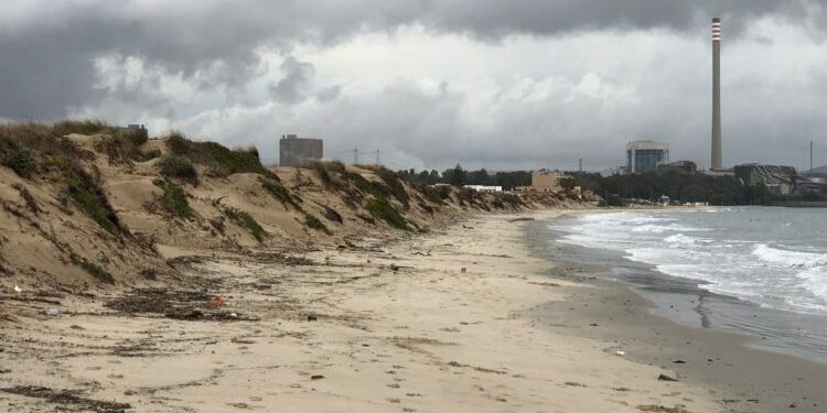 Salvemos Rinconcillo habla de 'un año en blanco' para dar una solución definitiva a la playa