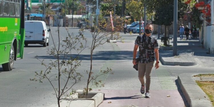 Saturan Peribús, pese a mejorar frecuencias