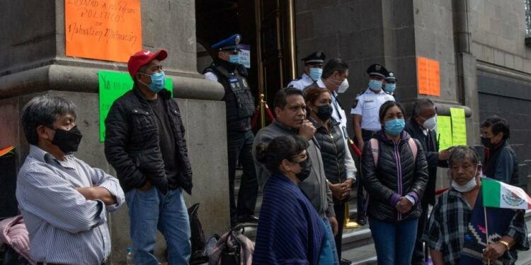 Tras 3 años ordenan liberar a defensores de Nahuatzen, Michoacán