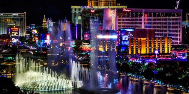 Turista gana premio mayor en Las Vegas y no se entera; las autoridades lo buscan