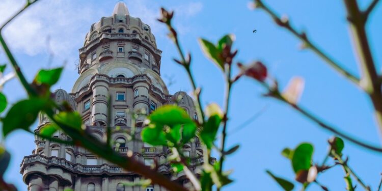 Uruguay quitará impuesto para turistas en hoteles durante el verano