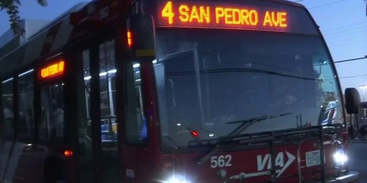 VIA ofrece viajes gratuitos a centros de calentamiento – Telemundo San Antonio (60)