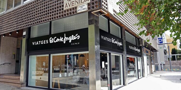 Viajes El Corte Ingls ayudar en la recolocacin a los 475 empleados afectados por el ERE