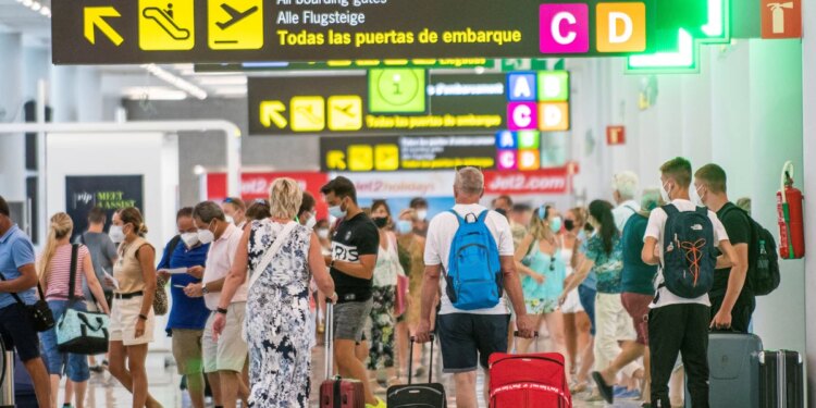 Viajes a Europa, Estados Unidos y Brasil: cuáles son las vacunas exigidas a los argentinos para ingresar a cada país