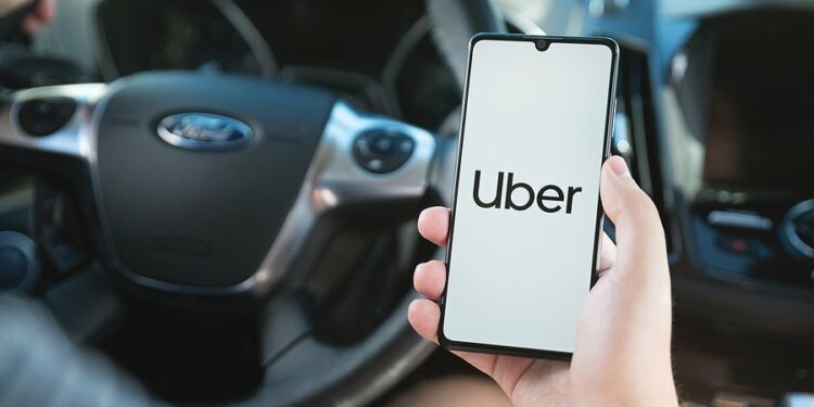 Viajes en Uber pronto podrían pagarse con criptomonedas