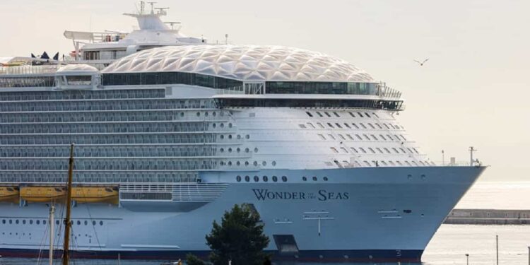 «Wonder of the Seas», el crucero más grande del mundo ya se encuentra