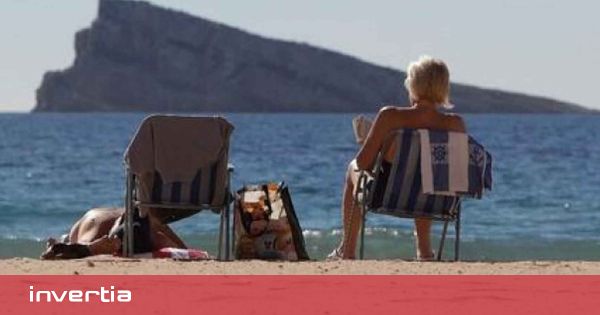 crecen las reservas y Benidorm reabre hoteles