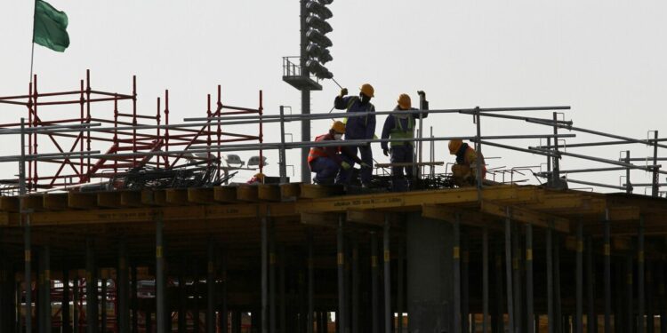 ¿Qué es el kafala, el sistema de explotación de trabajadores migrantes?