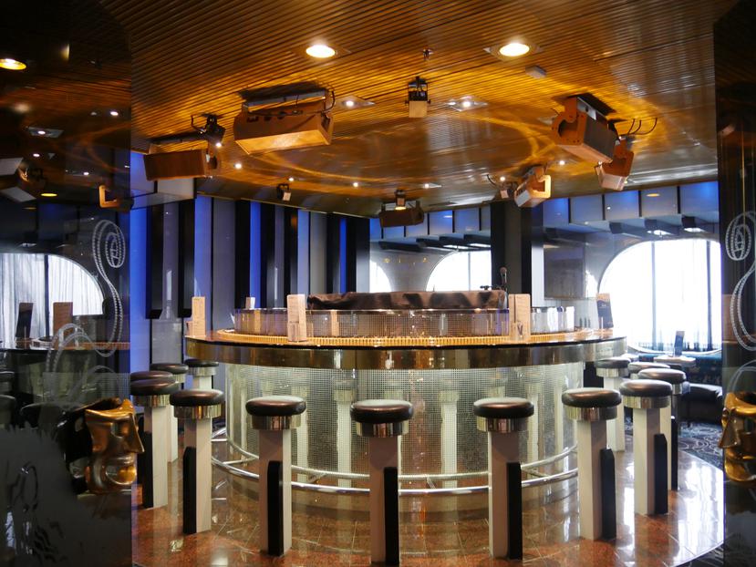 Pese a las renovaciones de 2018, el barco fue retirado por Carnival en 2020.