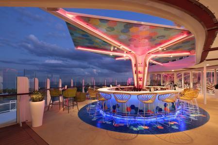 Vue Bar, uno de los bares del 'Wonder ot the seas'