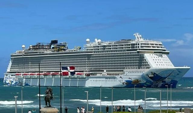 Crucero Norwegian Escape zarpa de Puerto Plata con destino a Florida tras ser evaluado por encallamiento