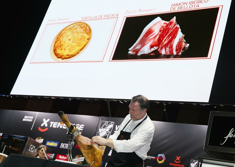 Un cortador de jamón en Madrid Fusión 2017. EFE/Mariscal.