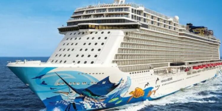 APD informa crucero fue desencallado esta madrugada