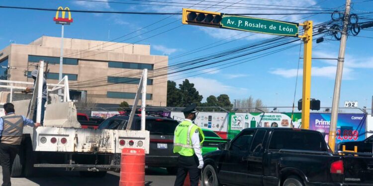 Abren la circulación del crucero en Tecnológico y Pedro Rosales