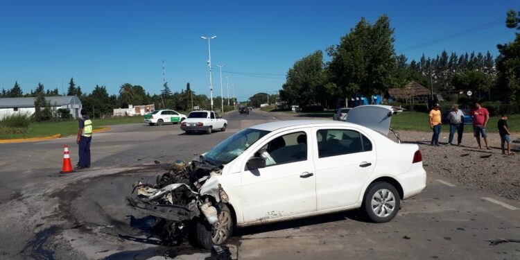 Accidente en ruta 1001 y Crucero General Belgrano: la salud de los conductores hospitalizados
