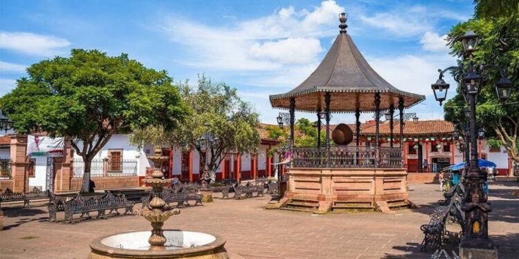 Acuerda Michoacán y Guanajuato cooperación turística